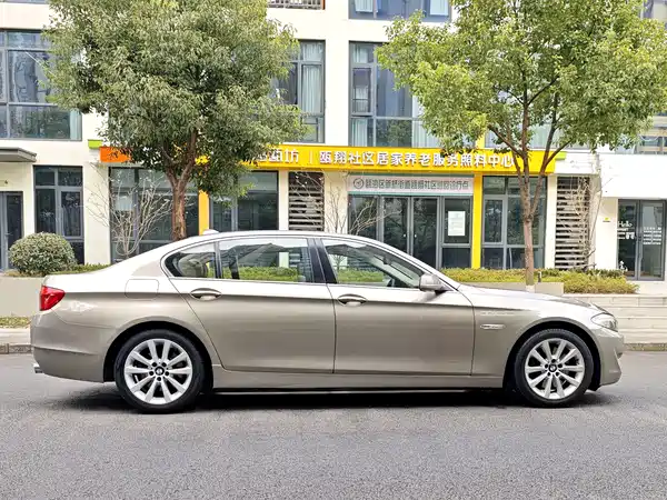 BMW 5 Series 2011