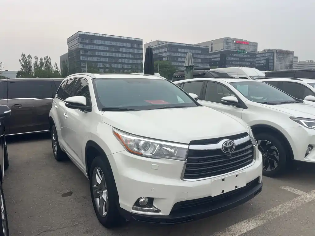 Toyota Highlander 2017 — фото 3