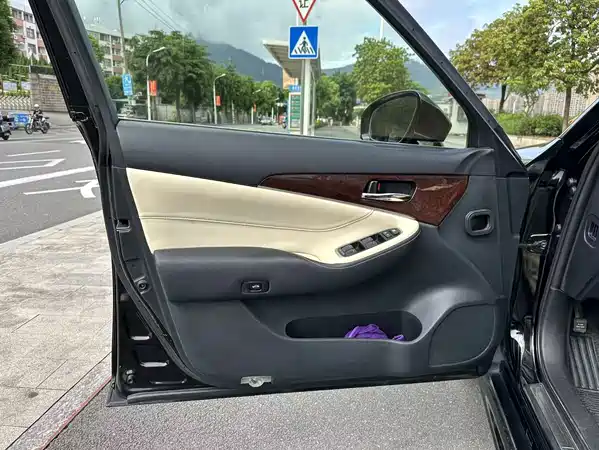 Toyota Crown 2018