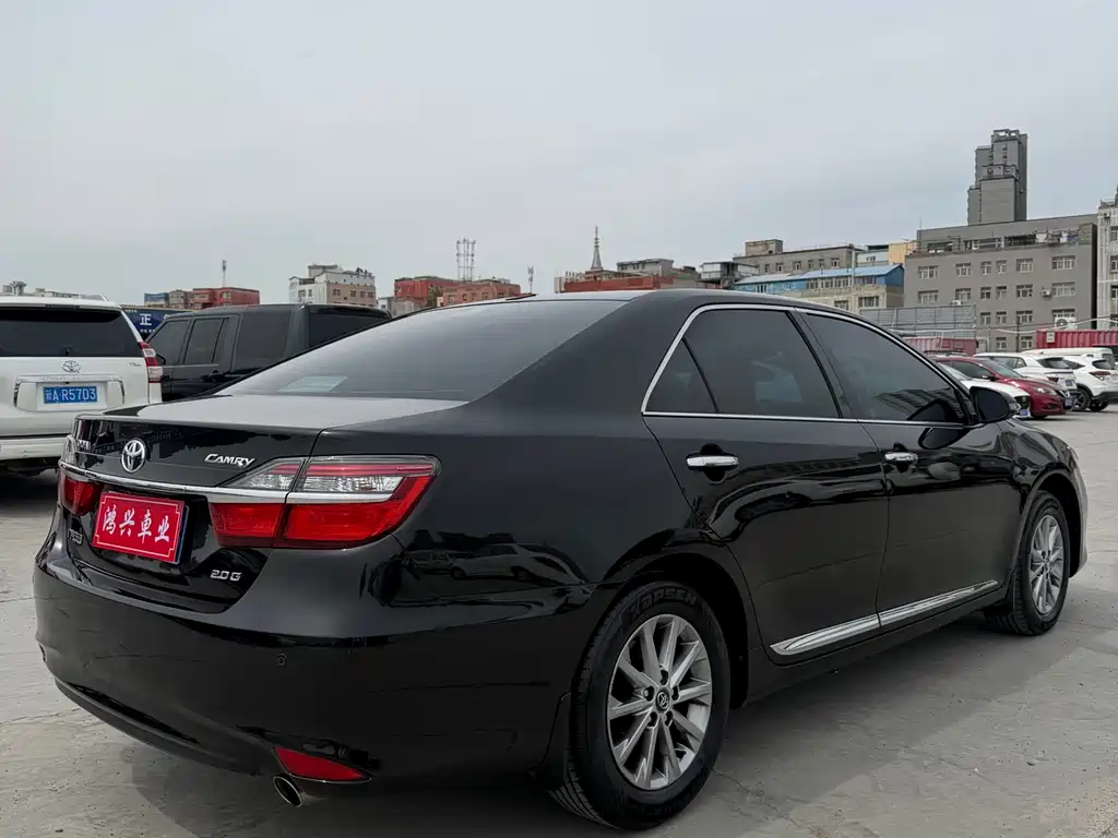 Toyota Camry 2017 — фото 8