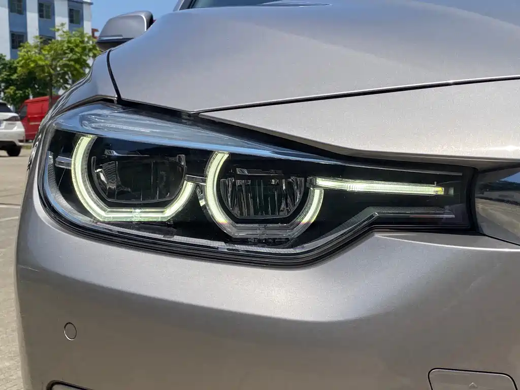 BMW 3 Series 2018 — фото 7