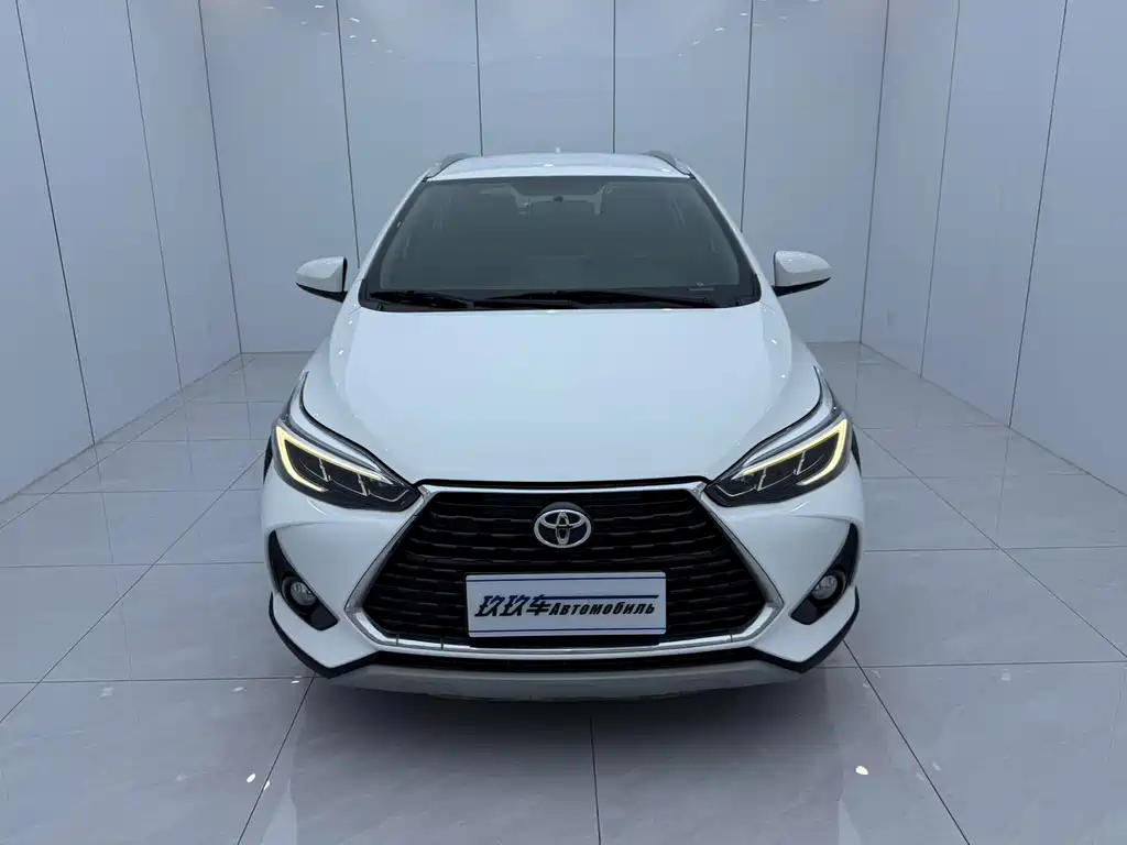 Toyota Yaris L 2022 — фото 2