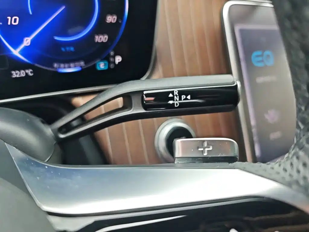 Mercedes-Benz EQE SUV 2023 — фото 14