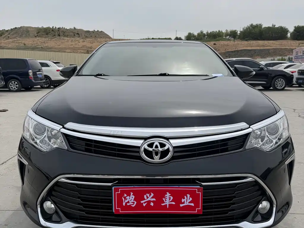 Toyota Camry 2017 — фото 2