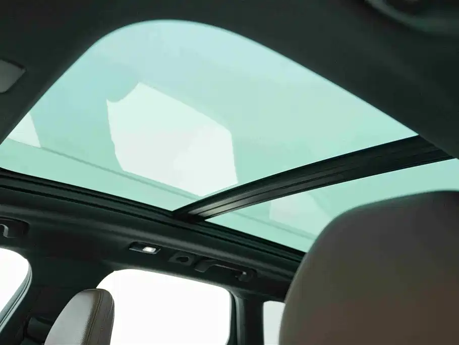 Volvo XC60 2022 — фото 12