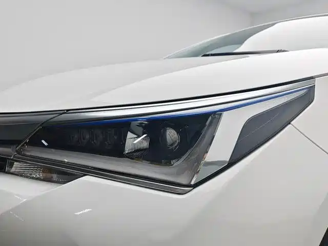 Toyota Corolla 2017 — фото 15