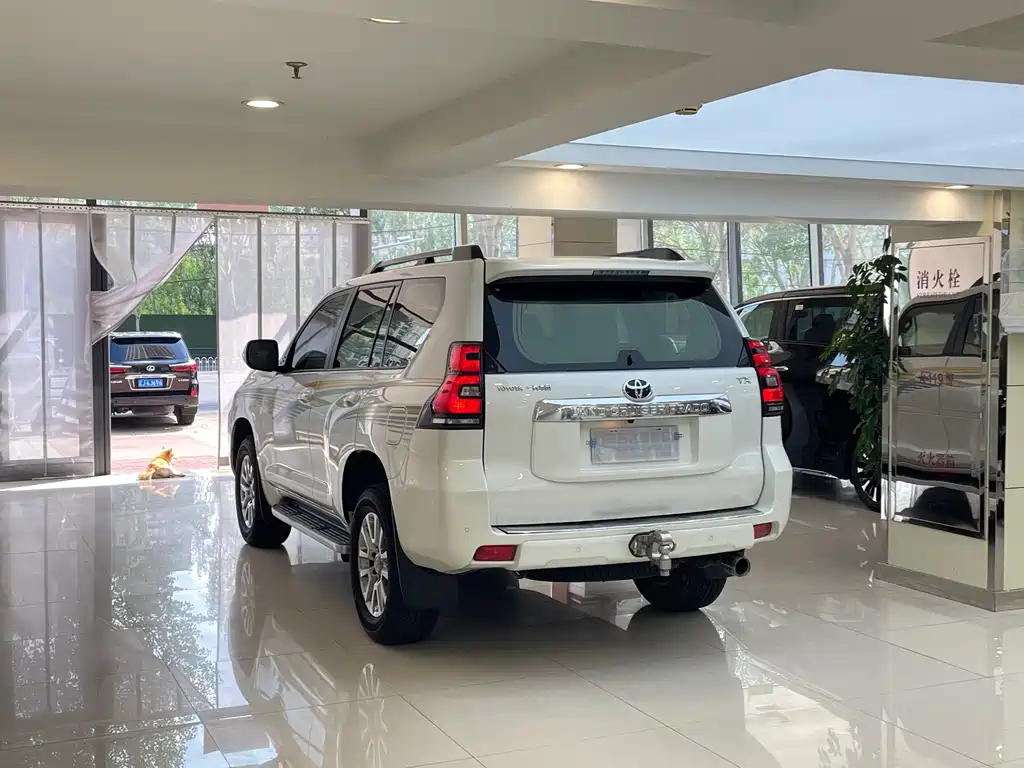 Toyota Prado 2019 — фото 4