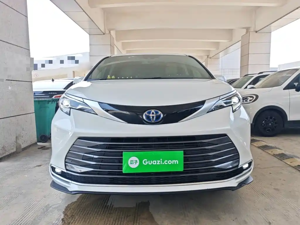 Toyota Sienna 2023