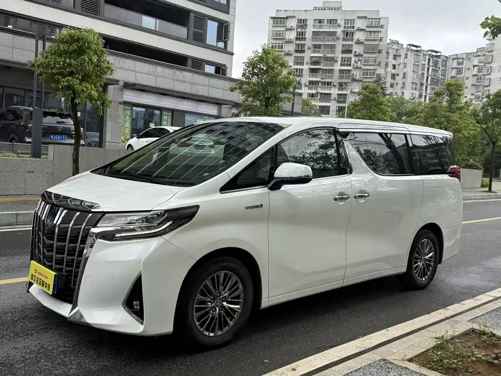 Toyota Alphard 2019 — фото 1