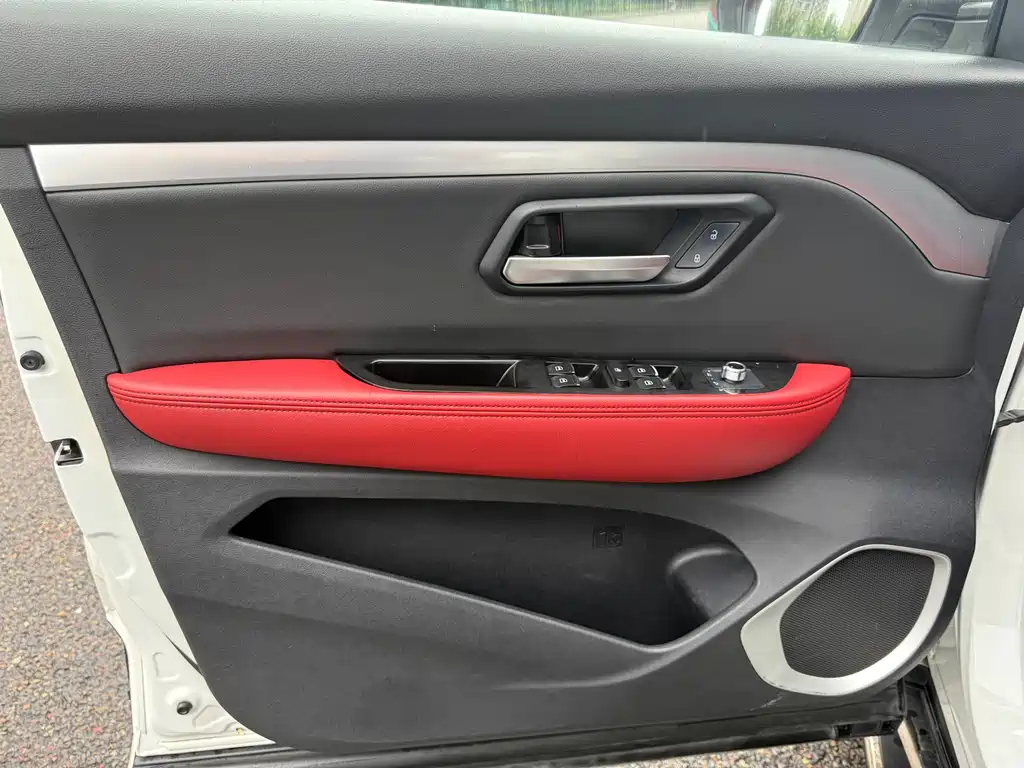 Haval H2s 2018 — фото 16