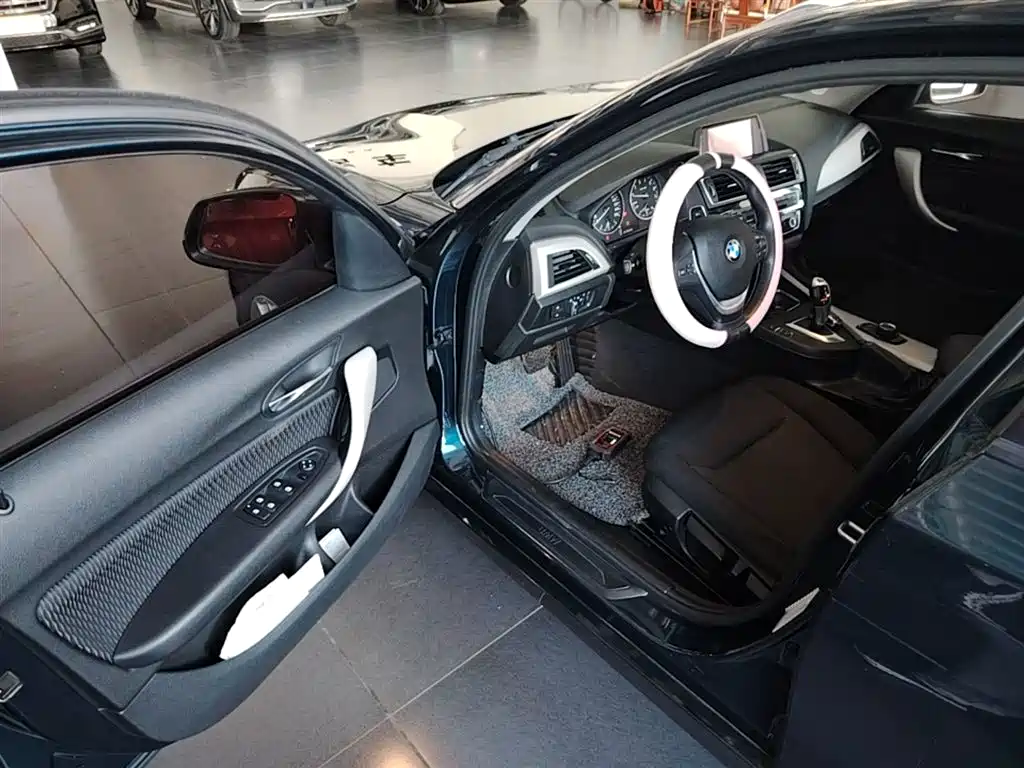 BMW 1 Series 2015 — фото 16