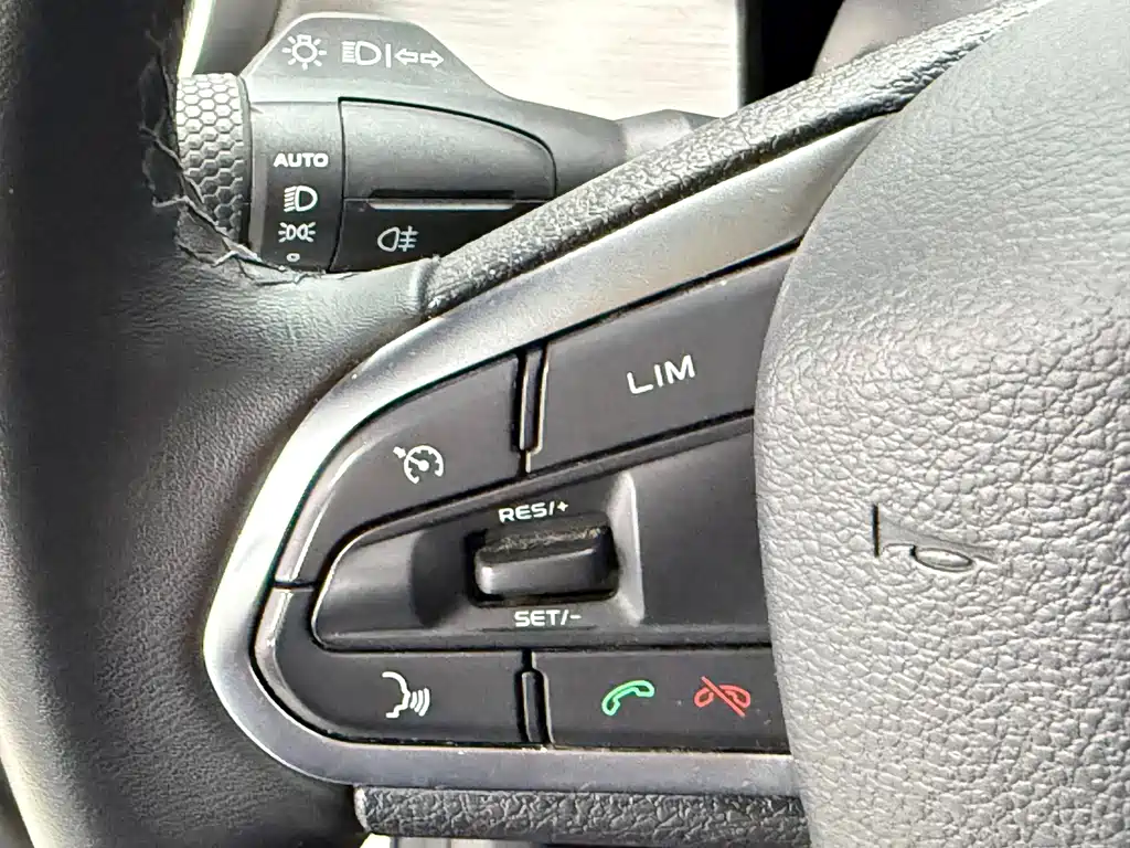 Geely Binyue 2022 — фото 11