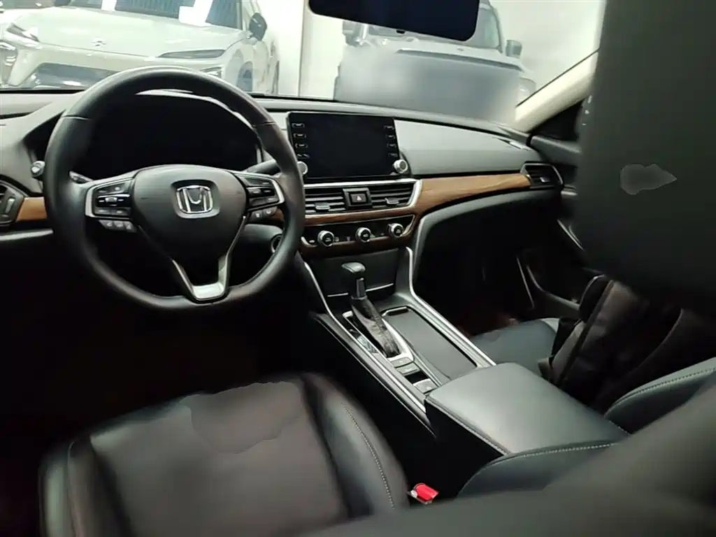 Honda Inspire 2019 — фото 10
