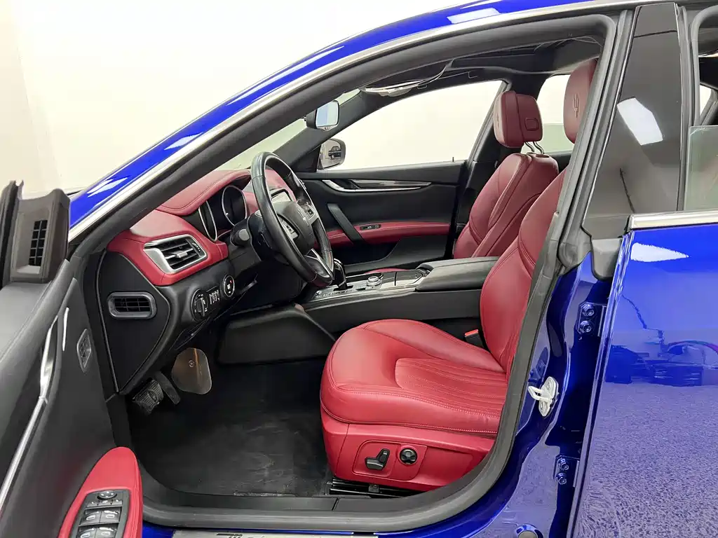 Maserati Ghibli 2017 — фото 14