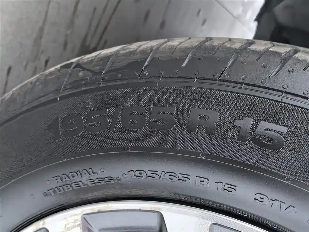 Toyota Corolla 2017 — фото 24