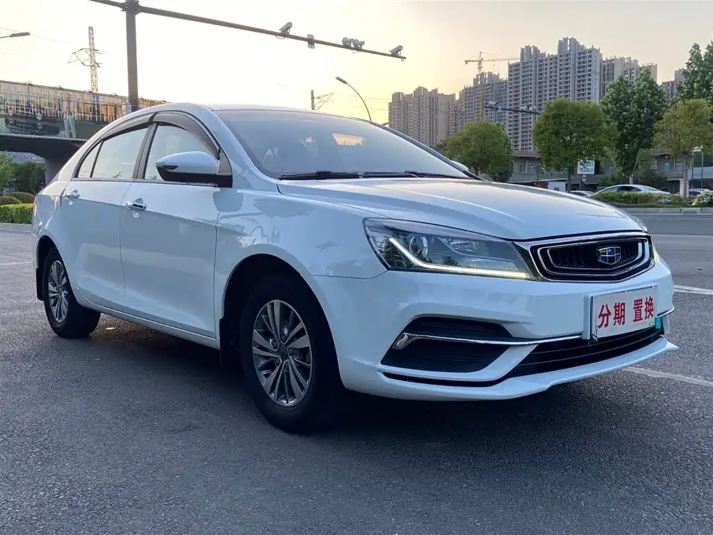 Geely Emgrand 2018 — фото 3