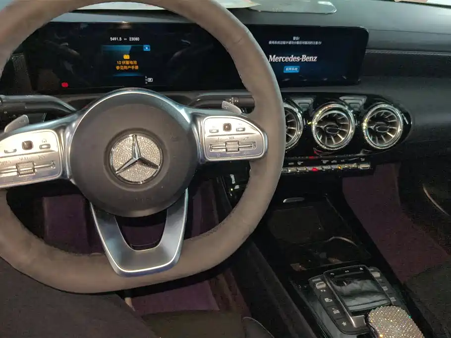 Mercedes-Benz A-Class 2022 — фото 12