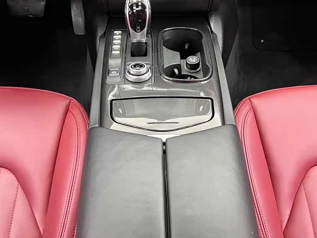 Maserati Ghibli 2017 — фото 25