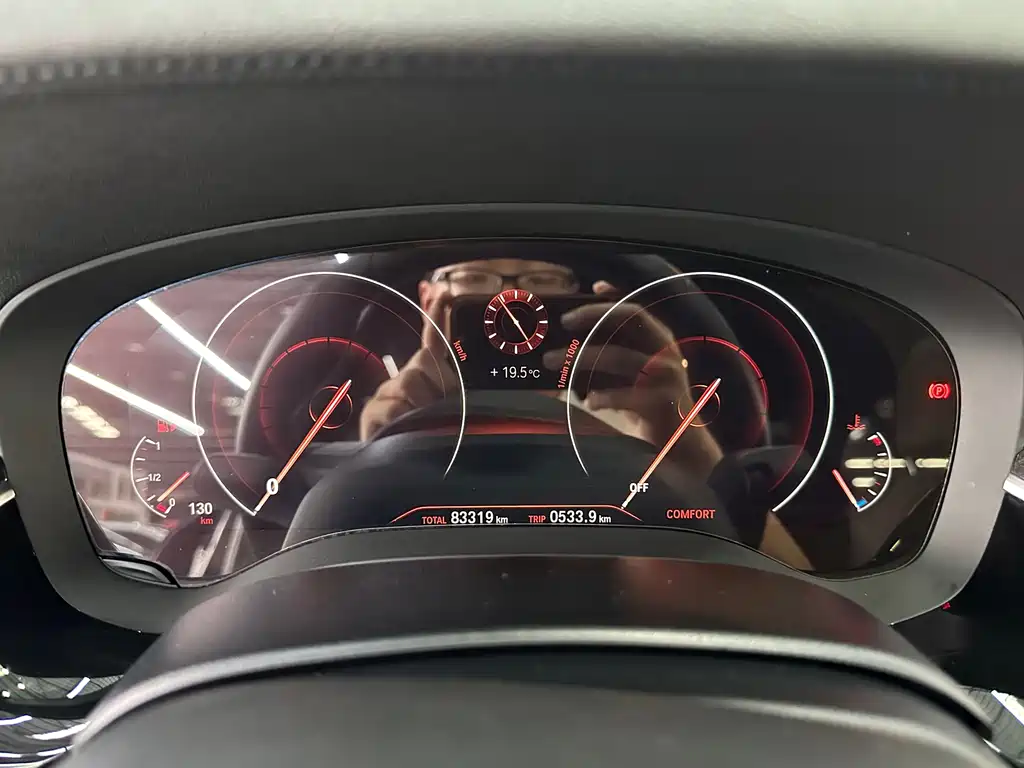 BMW 5 Series 2019 — фото 25