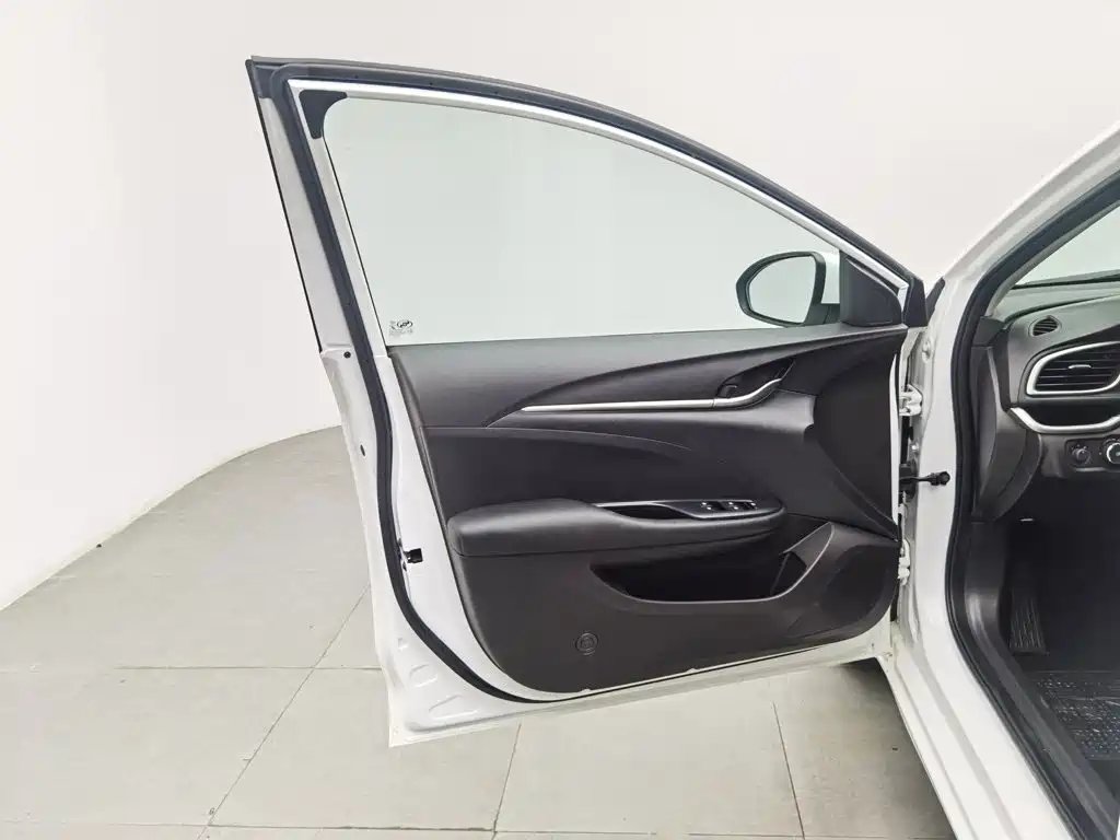 Buick Excelle GT 2022 — фото 8