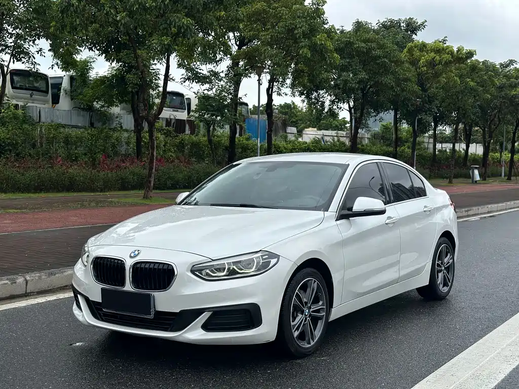 BMW 1 Series 2020 — фото 1
