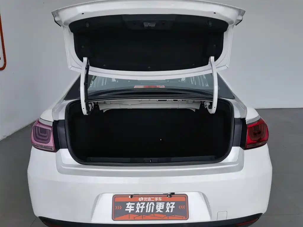 Citroen C4 2017 — фото 16
