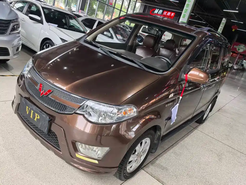Wuling Hongguang 2018 — фото 1
