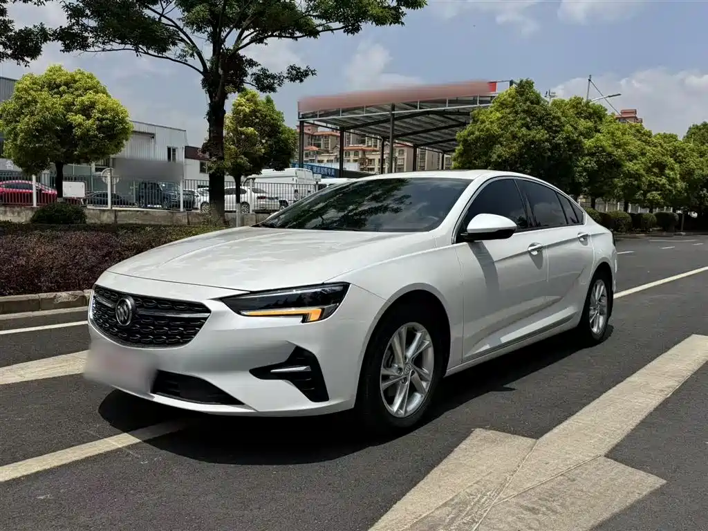 Buick Regal 2023 — фото 1