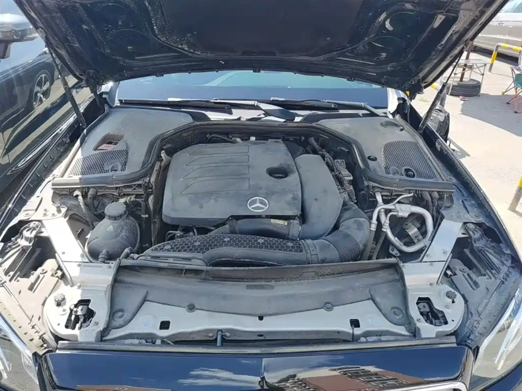 Mercedes-Benz E-Class 2019 — фото 20
