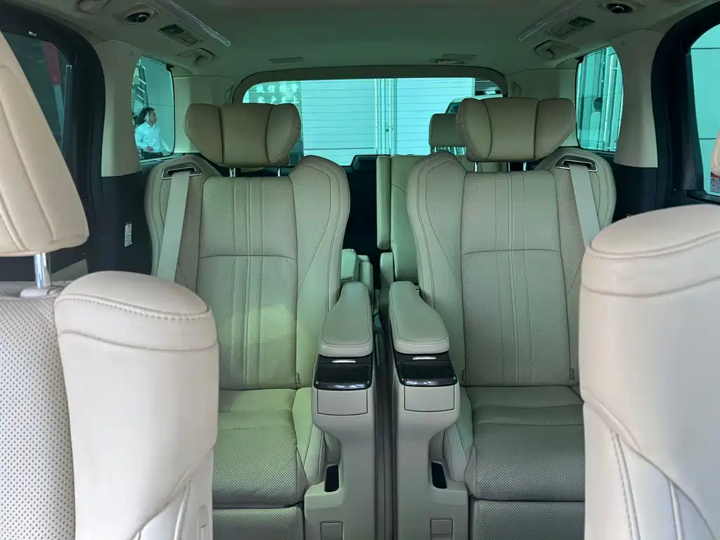 Toyota Vellfire 2020 — фото 8