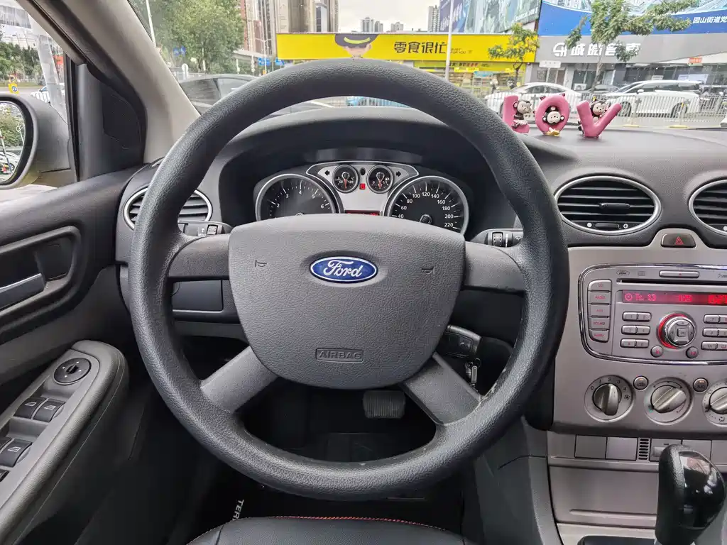 Ford Focus 2014 — фото 12