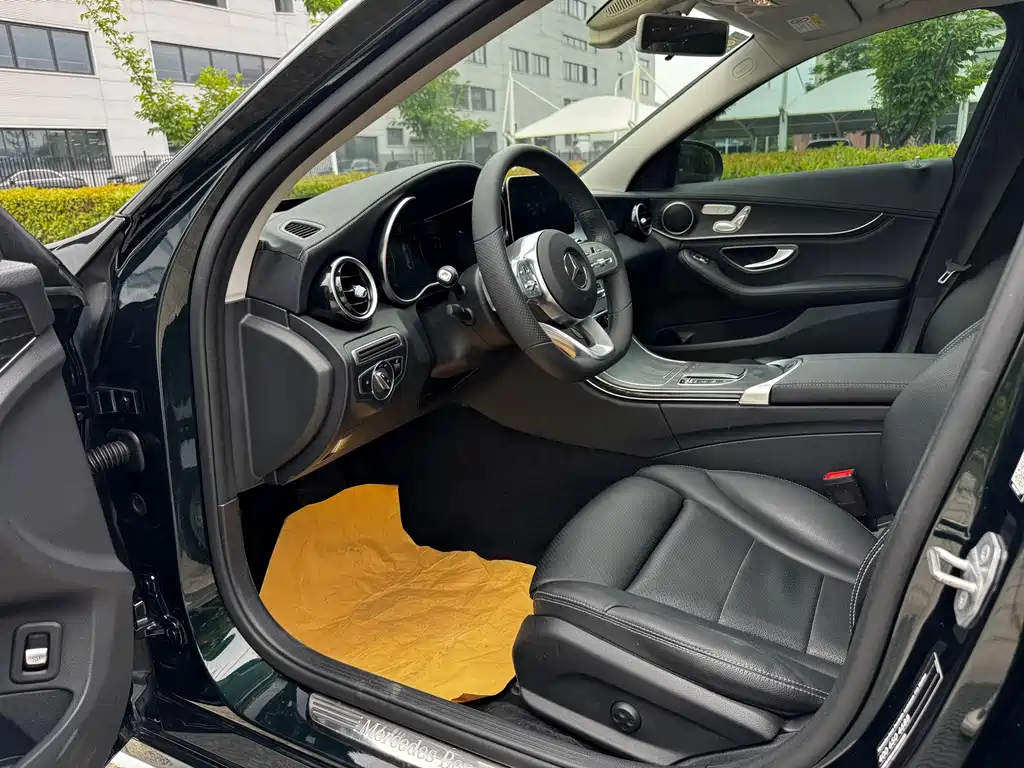 Mercedes-Benz C-Class 2020