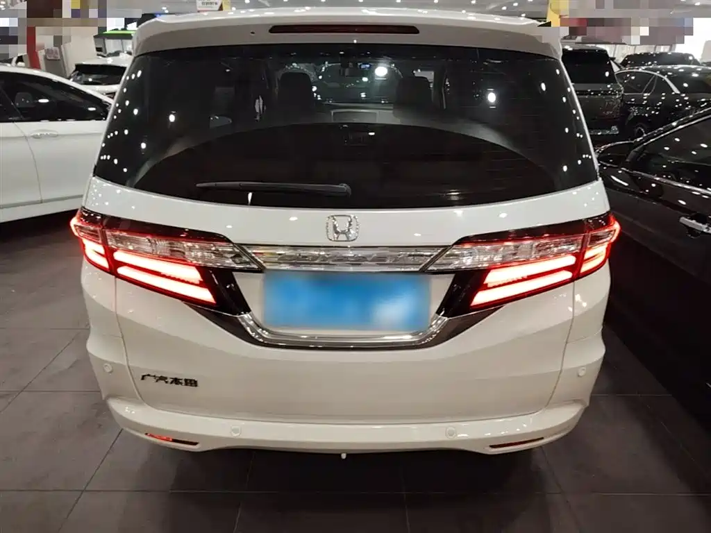 Honda Odyssey 2017 — фото 6
