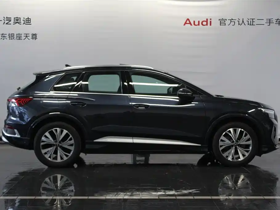 Audi Q4 e-tron 2025 — фото 4