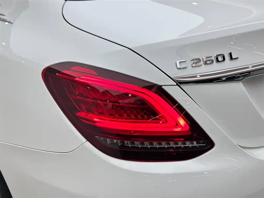 Mercedes-Benz C-Class 2019 — фото 20