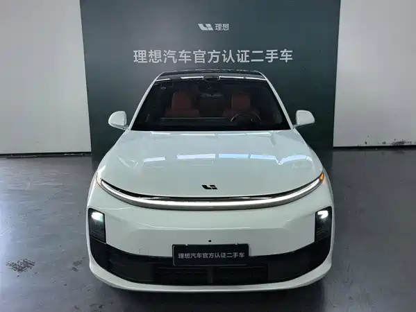 Li Auto L6 2025