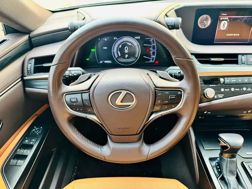 Lexus ES 2020 — фото 6