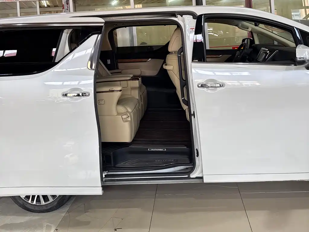 Toyota Alphard 2016 — фото 8