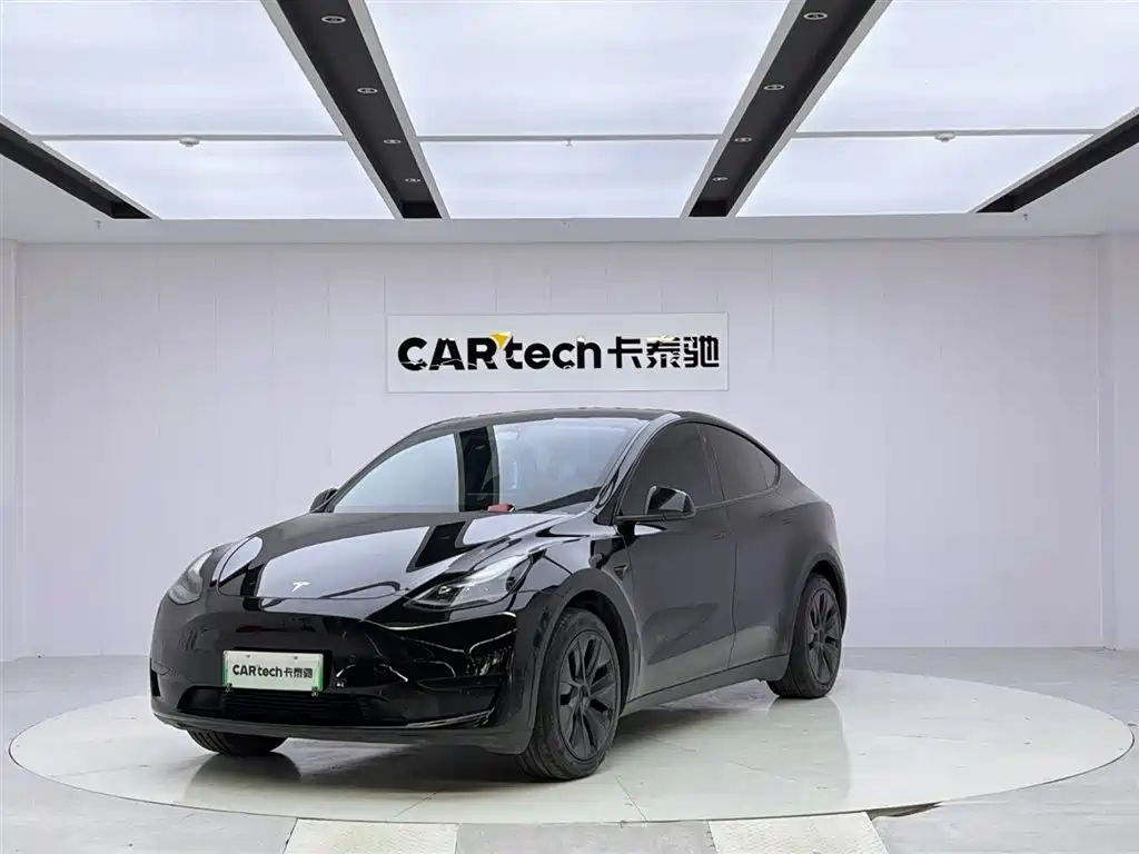 Tesla Model Y 2023 — фото 1