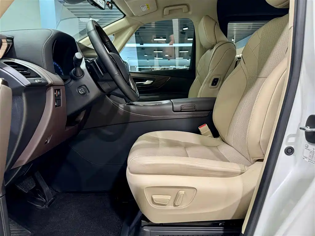 Toyota Vellfire 2024 — фото 17