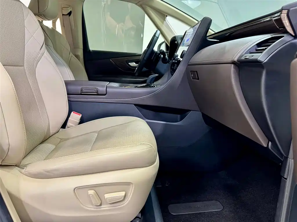 Toyota Vellfire 2024 — фото 18