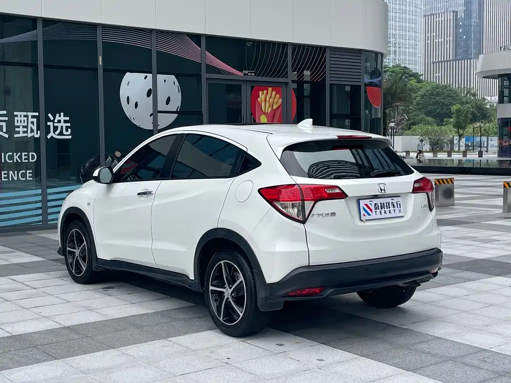 Honda Vezel 2022 — фото 9