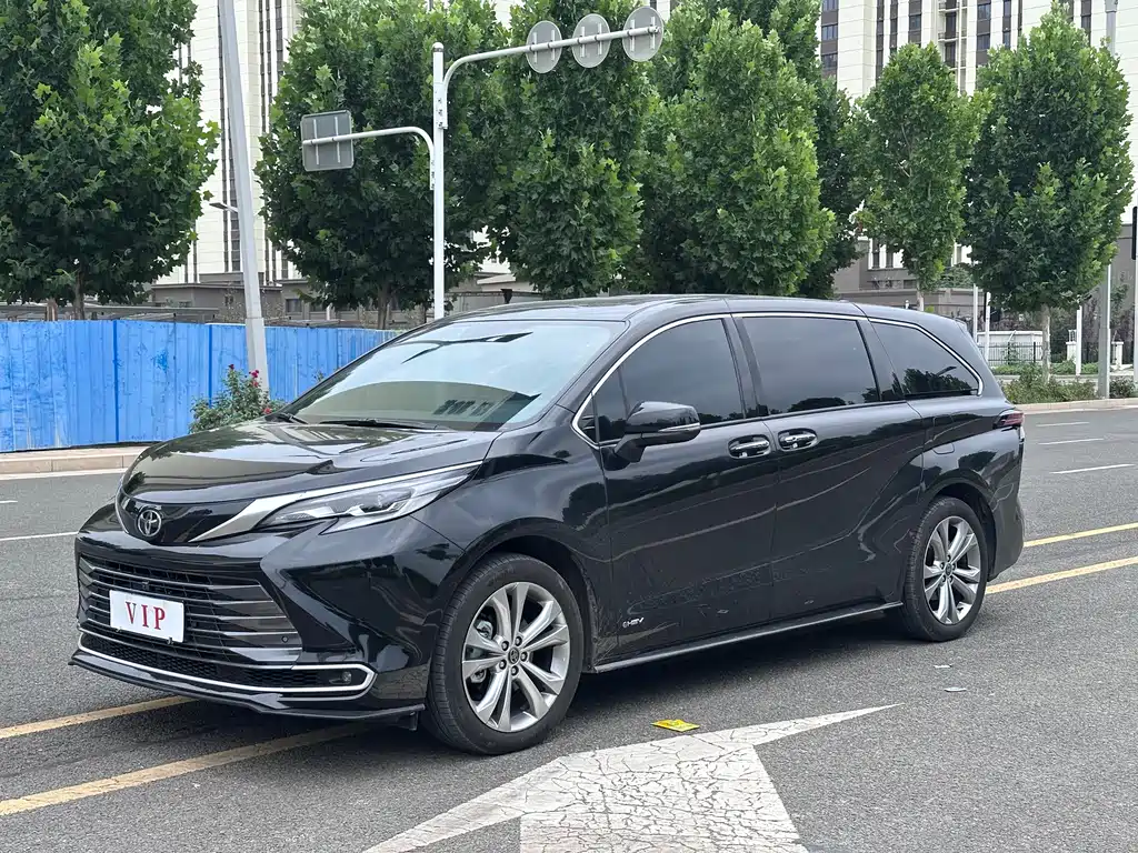 Toyota Sienna 2025