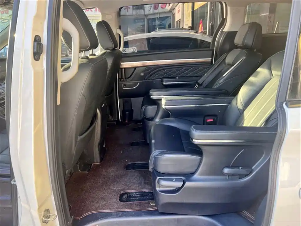 GAC Motor Trumpchi M8 2019 — фото 11