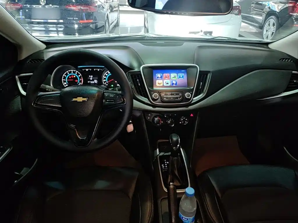 Chevrolet Cavalier 2017 — фото 10