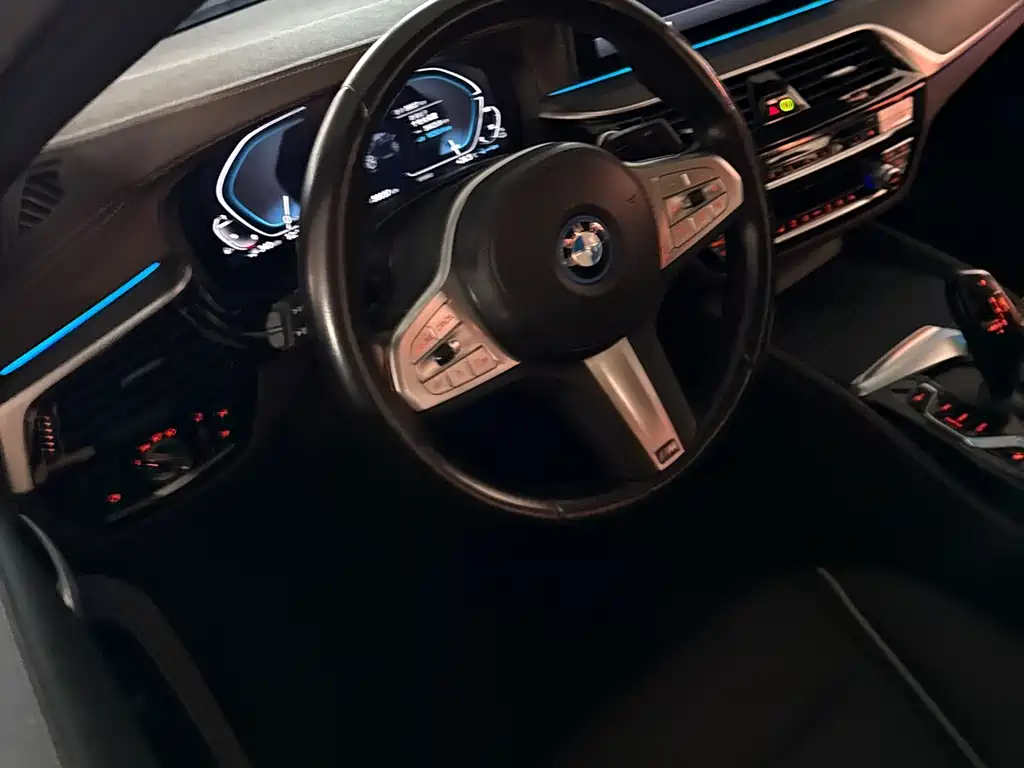 BMW 5 Series New Energy 2023 — фото 4