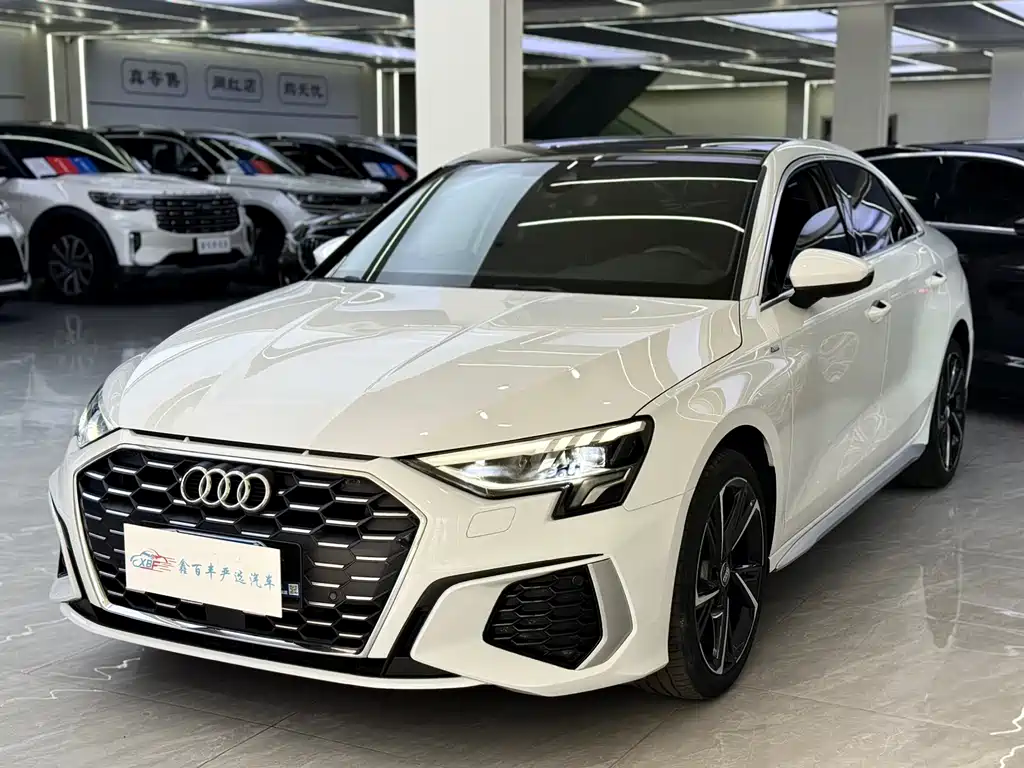 Audi A3 2022 — фото 1