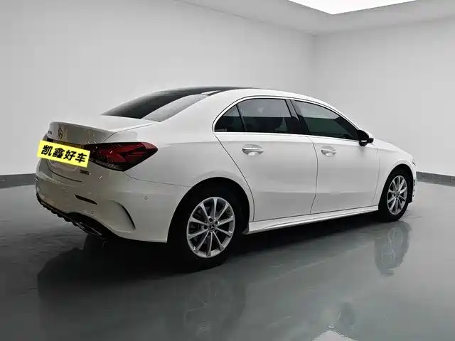 Mercedes-Benz A-Class 2020 — фото 4