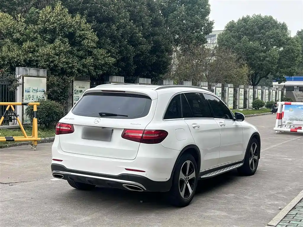 Mercedes-Benz GLC 2018 — фото 24