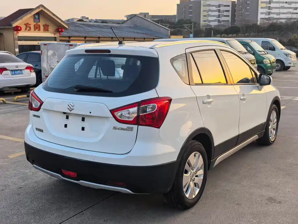 Suzuki S-Cross 2014 — фото 10